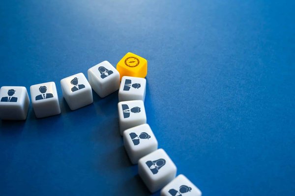 Comment utiliser le benchmarking pour améliorer les pratiques de gestion des talents dans une entreprise technologique?